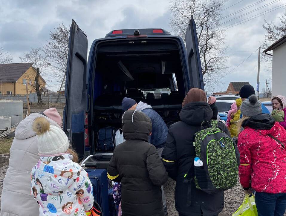 Loading up the van in preparation to transport Ukrainians to the border
